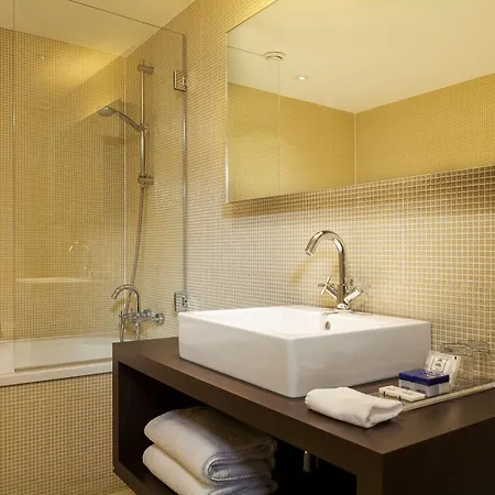 Park By Radisson Centre 3*